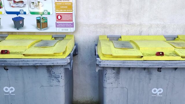 poubelle de tri selectif des d&eacute;chets