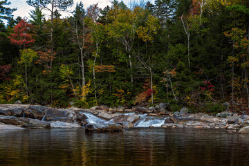 Naklejka premium Waterfalls of New Hampshire in Fall Season