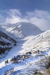 
Il piccolo borgo di Ferrere, raggiungibile soltanto a piedi durante la stagione invernale. Valle...