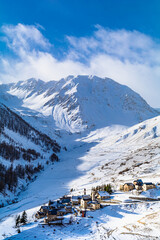 
Il piccolo borgo di Ferrere, raggiungibile soltanto a piedi durante la stagione invernale. Valle Stura - Provincia di Cuneo- Piemonte
