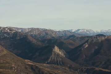 Fototapeta na wymiar montagnes des Basses Alpes