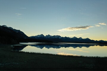 Sonnenuntergang am Bergsee