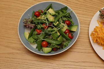 アボカドの野菜サラダ
