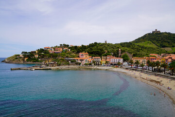 Fototapeta na wymiar Bay of town of Collioure in the southern mediterranean France