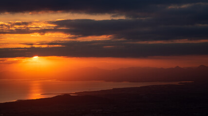 Obraz premium 北九州平尾台桶ヶ辻での初日の出