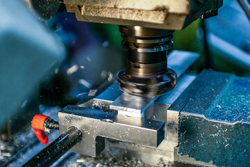 industrial metalworking cutting process by cnc milling cutter machine