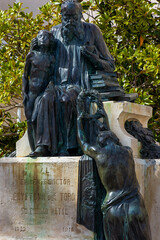 Monumento en homenaje a Cayetano del Toro en Cádiz, España