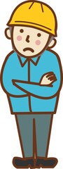 腕を組んで、考え事をするヘルメットをかぶった男性作業員。
