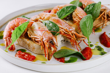 Argentine pink shrimp with tomatoes and fennel