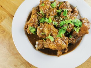 Braised chicken in soy sauce, ready to serve