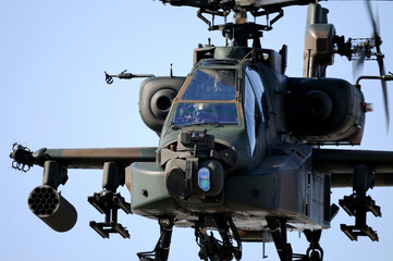 Fototapeta na wymiar 陸上自衛隊 戦闘ヘリコプター AH-64D アパッチ・ロングボウ