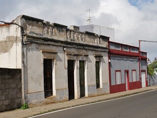 Fototapeta na wymiar Fassaden alter Häuser in Moya auf Gran Canaria