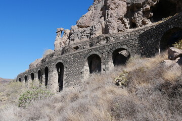 Fototapeta premium Aquädukt Kanal im Barranco Fataga auf Gran Canaria