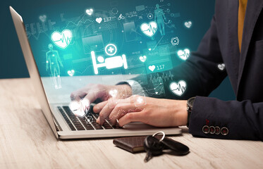 hand browsing on the internet for medical issues