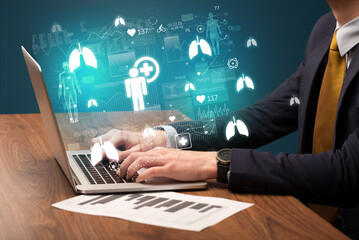 hand browsing on the internet for medical issues