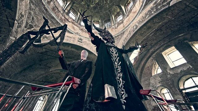 Alien creatures in an abandoned temple.