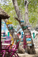 Strand-Wegweiser auf Curacao (Niederländische Antillen)