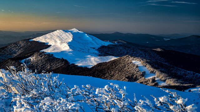 Winter mountain landscape. Mount Smerek, Polonina Wetlinska, Bieszczady National Park, Poland.
