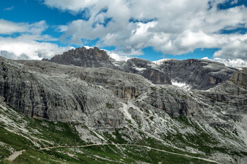 Fototapeta na wymiar Italian alps landscape in Tre cime Lavaredo dolomite national park