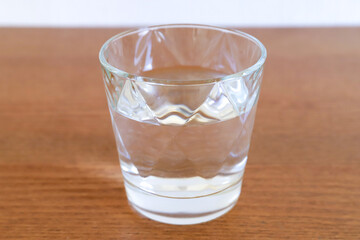 グラスに入った水