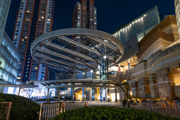 Fototapeta premium 東京都港区六本木 六本木ヒルズアリーナの夜景