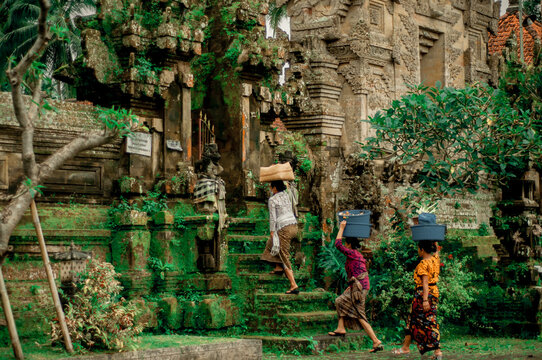 culture balinnese tample & religion