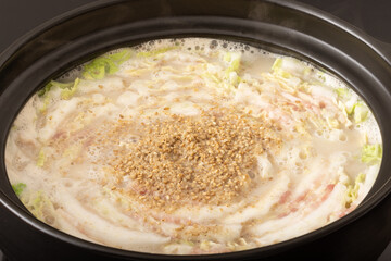 豚バラ肉と白菜のミルフィーユ豆乳鍋
