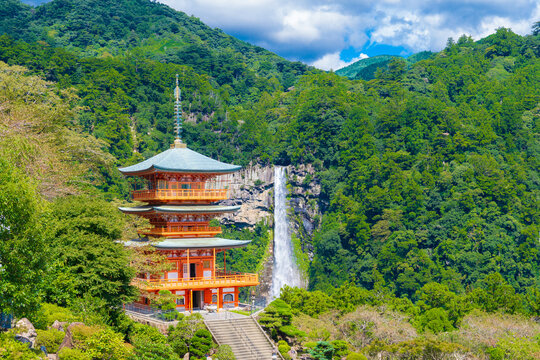 那智の滝と三重塔