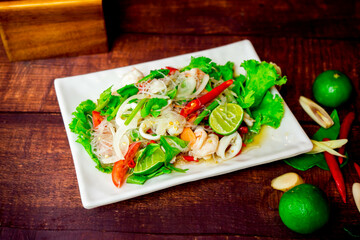 salad with shrimps and vegetables