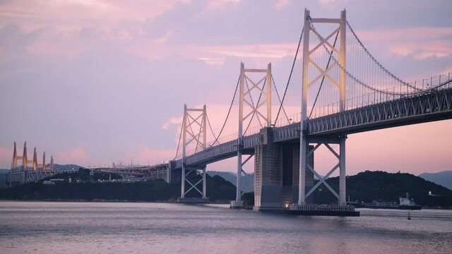 瀬戸大橋と与島の夕景