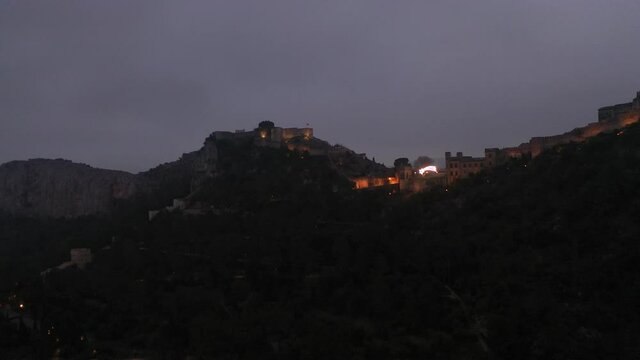 Castell de Xativa in Andalusien Luftvideo | Drohnenaufnahme vom Castell de Xativa