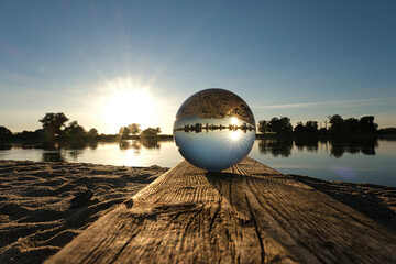 Glasskugel am Wasser - Lensball at Water Beach