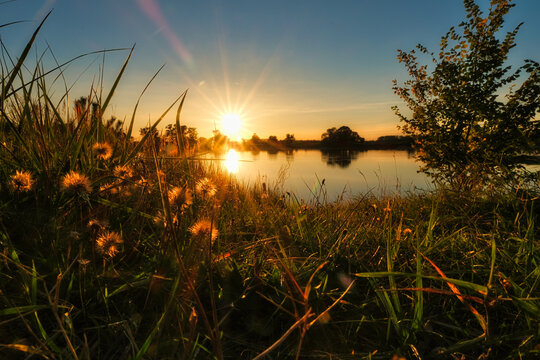 Sonnenuntergang an der Elbe - Sunset at the River