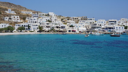 Obraz premium Folegandros beach waterfront village