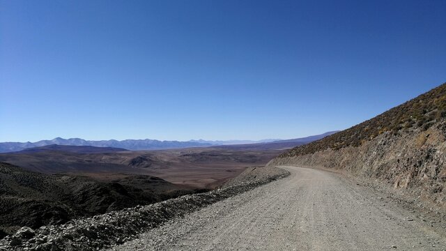 Foto tomada en la cuesta del Abra del Acay, Salta, Argentina. En formato 16x9 para fondos o impresiones.	