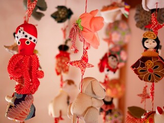 ちりめん細工の吊るしびな