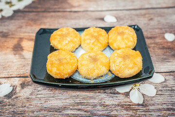 Chinese Tea and Chinese Desserts