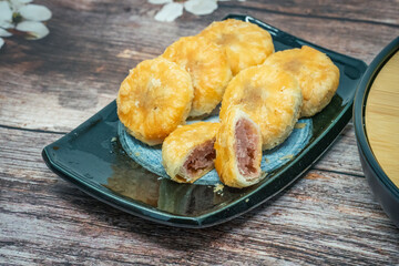 Chinese Tea and Chinese Desserts