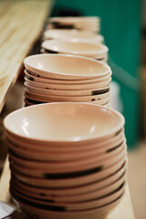 Obraz premium Rows of bowls aligned at the restaurant