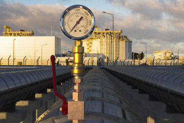 Pressure gauge showing lack of pressure and flow in the gas system