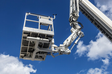 the automatic retractable boom of the construction machine, of the fire truck crane