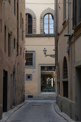 Fototapeta na wymiar Una strada di Firenze