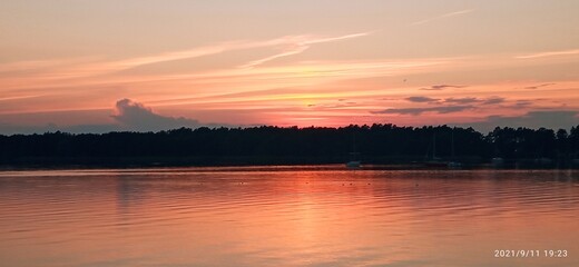 sundown, jezior, woda, niebo, słońce, rzeka, krajobraz, charakter, wschody, chmura, wieczorny, pomarańcz, chmura, dzisiejszy wieczór, iskra, drzew, brzask, spokojny, morski, blękit, poranek, piękne, l © Mrr