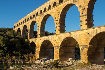 Fototapeta na wymiar El Pont du Gard, el acueducto Romano más altos, imponente y mejor conservado.