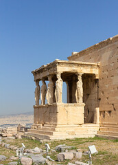 Obraz premium The Erechtheum temple stone porch with Caryatids in Erechtheion in Acropolis