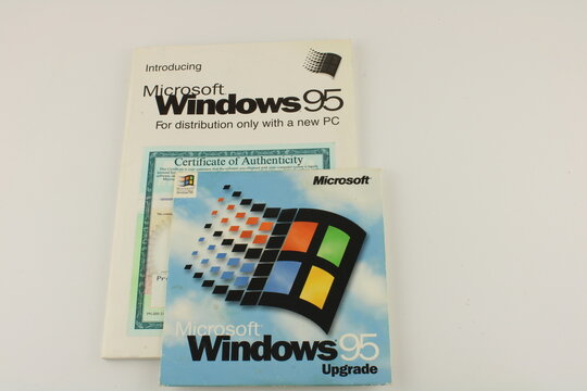 Windows 95 User manual and software. Lancashire, UK, 02-04-2021