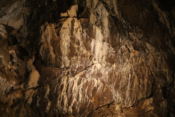 Mur de roche dans une grotte