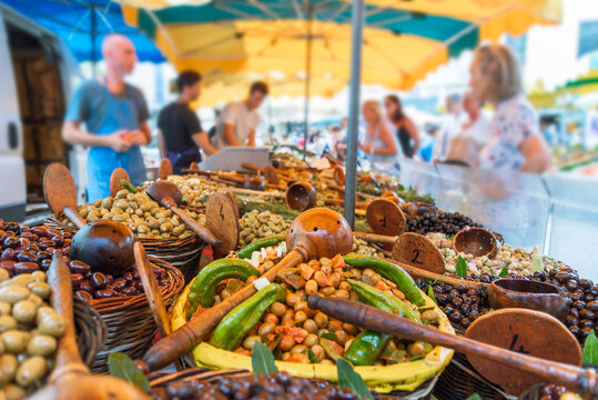 Fototapeta Olives on provencal street farmers market in Provence France