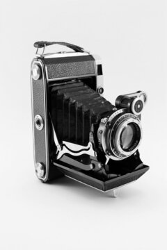 Rangefinder film camera with antique lens