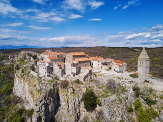Fototapeta na wymiar drone view of the medieval town of lubenice in croatia